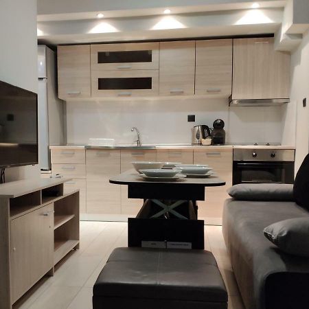 Standard Apartment By Prima Lodging テッサロニキ エクステリア 写真
