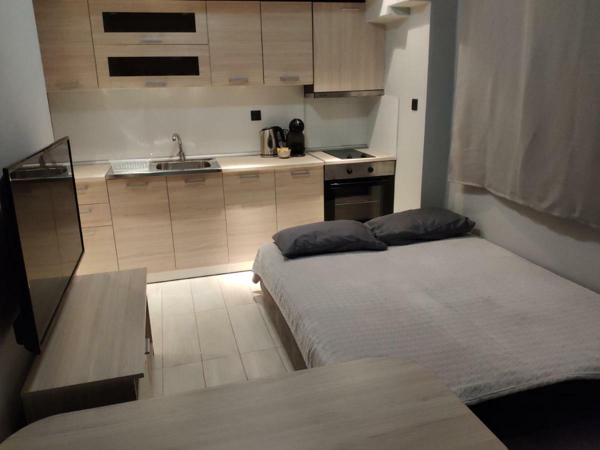 Standard Apartment By Prima Lodging テッサロニキ エクステリア 写真